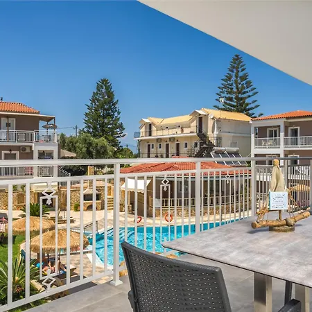 Amoudi Studios Apartments Hotel Hotel apartamentowy