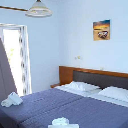 Hotel apartamentowy Amoudi Studios Apartments Hotel Ammoudi