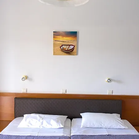 Amoudi Studios Apartments Hotel Hotel apartamentowy 3*
