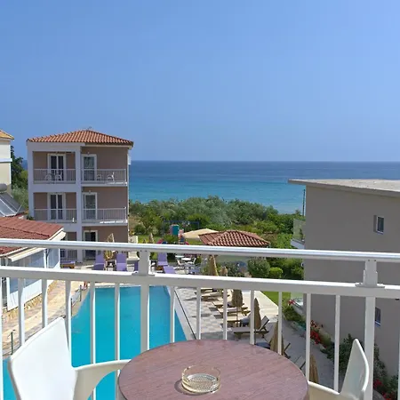 Amoudi Studios Apartments Hotel Hotel apartamentowy