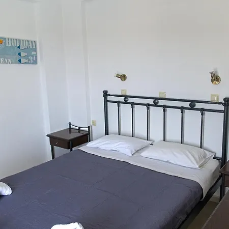 Amoudi Studios Apartments Hotel 3* Ammoudi