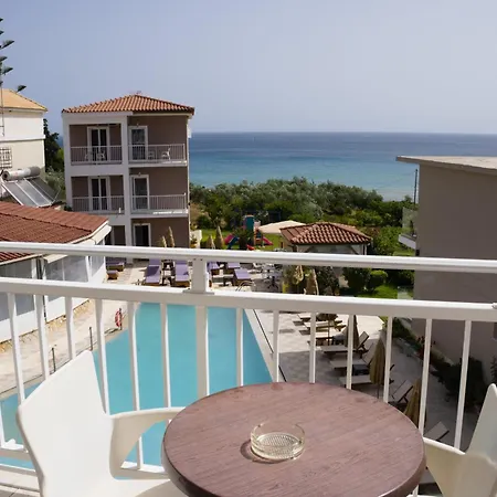 Amoudi Studios Apartments Hotel Hotel apartamentowy 3*