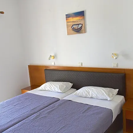 Amoudi Studios Apartments Hotel Hotel apartamentowy 3*