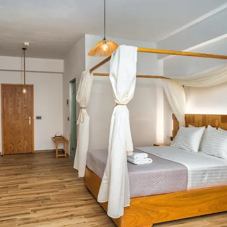 アパートホテル Amoudi Studios Apartments Hotel 3*