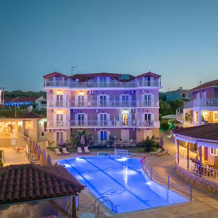 アパートホテル Amoudi Studios Apartments Hotel